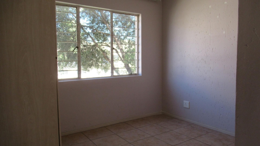 2 Bedroom Property for Sale in Klippoortje Gauteng