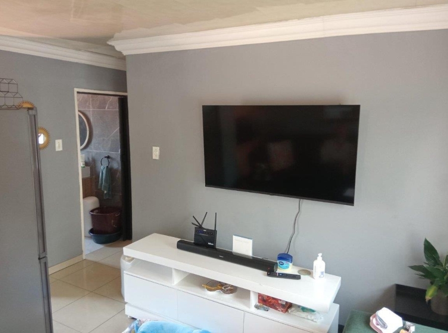 2 Bedroom Property for Sale in Albemarle Gauteng