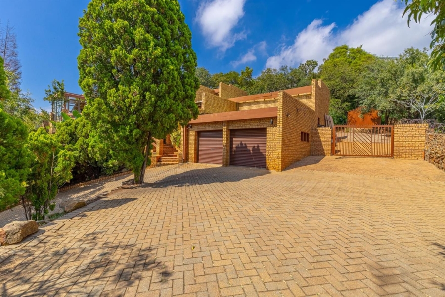 4 Bedroom Property for Sale in Glenvista Gauteng