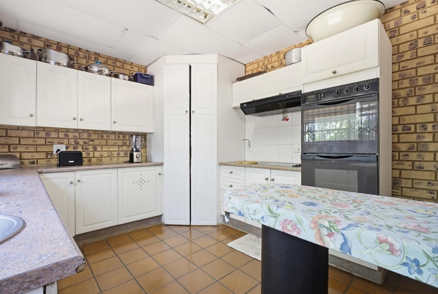 4 Bedroom Property for Sale in Glenvista Gauteng