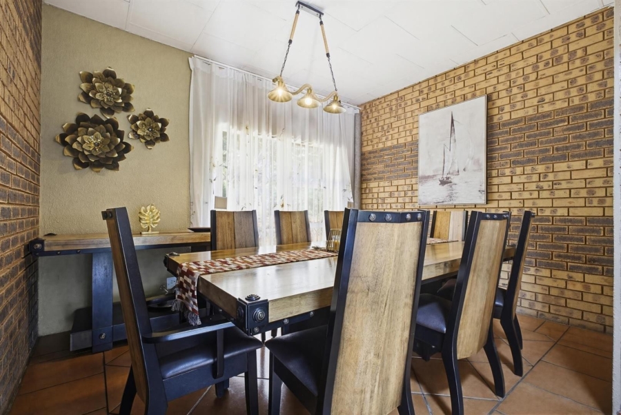 4 Bedroom Property for Sale in Glenvista Gauteng