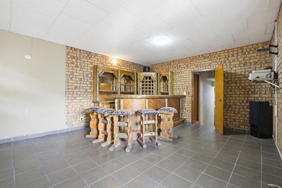 4 Bedroom Property for Sale in Glenvista Gauteng