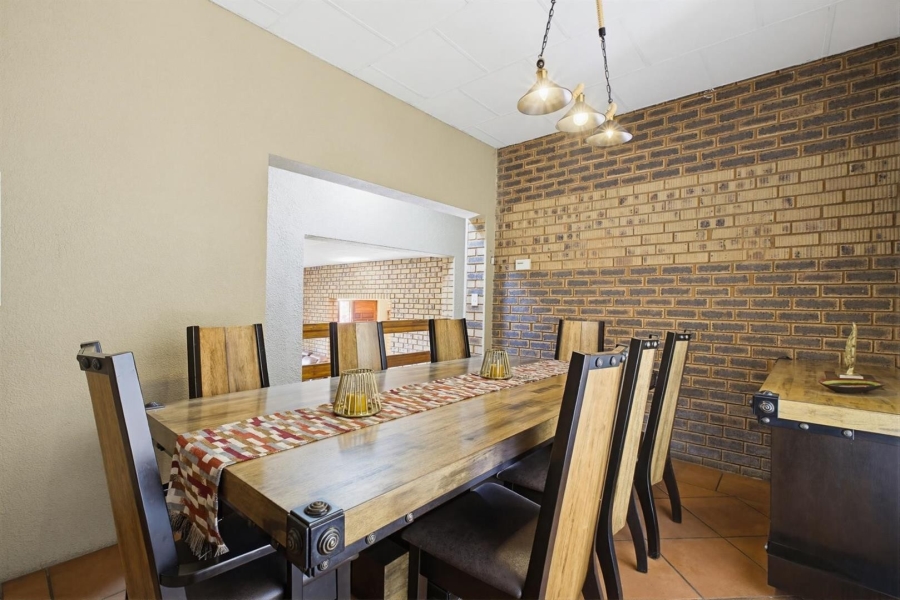 4 Bedroom Property for Sale in Glenvista Gauteng