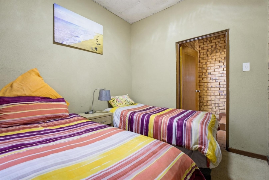 4 Bedroom Property for Sale in Glenvista Gauteng