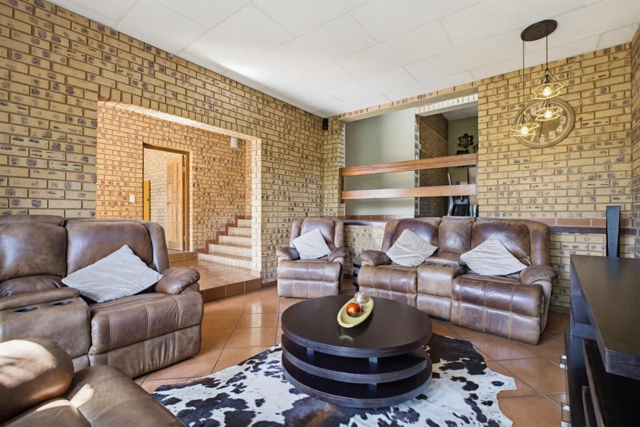 4 Bedroom Property for Sale in Glenvista Gauteng