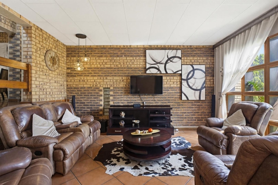4 Bedroom Property for Sale in Glenvista Gauteng