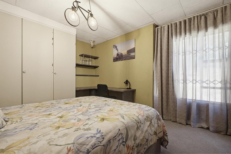 4 Bedroom Property for Sale in Glenvista Gauteng