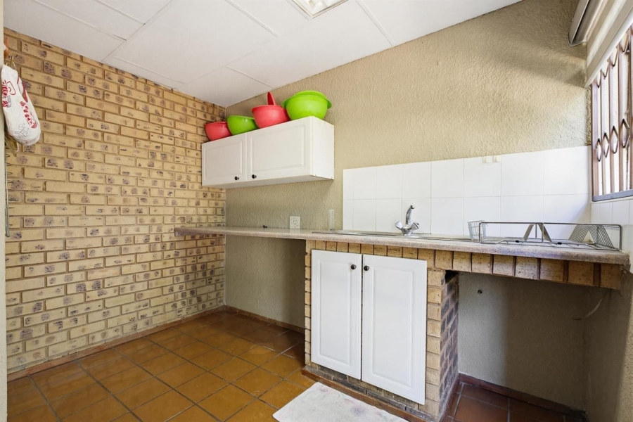 4 Bedroom Property for Sale in Glenvista Gauteng