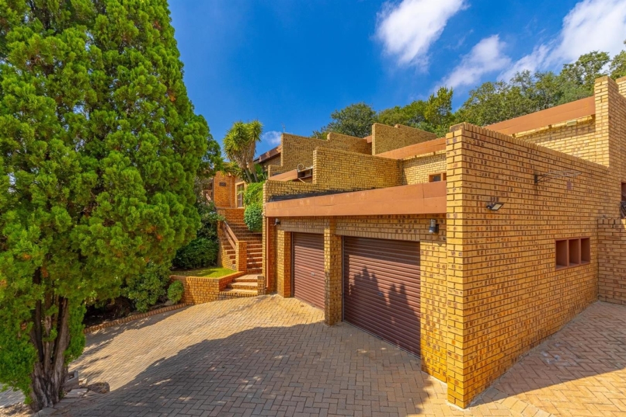 4 Bedroom Property for Sale in Glenvista Gauteng