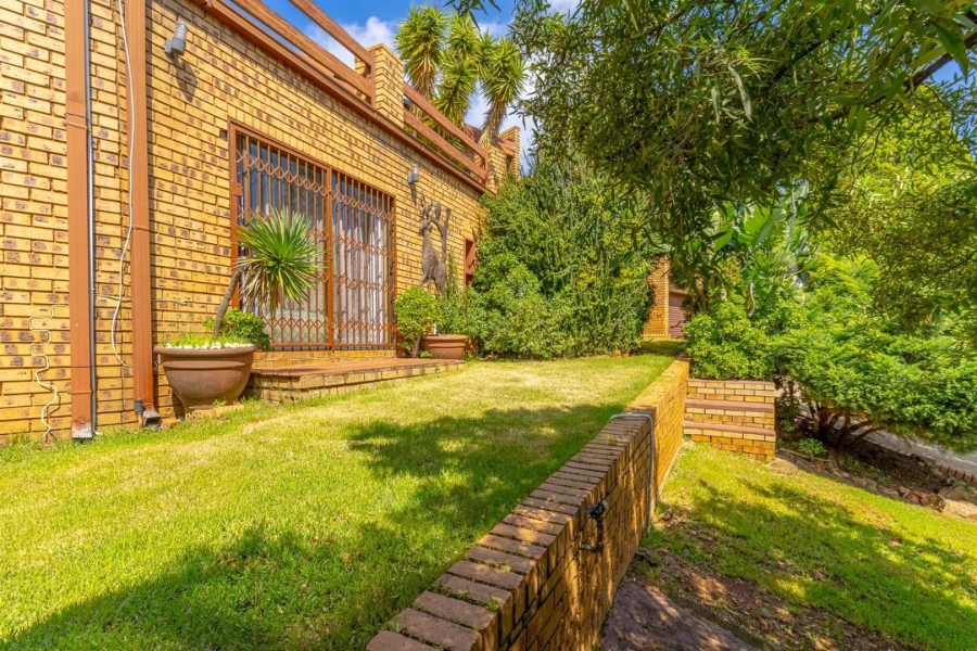 4 Bedroom Property for Sale in Glenvista Gauteng