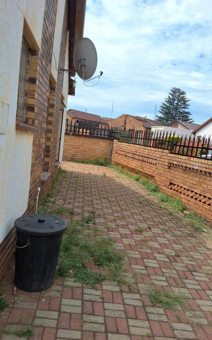 3 Bedroom Property for Sale in Daveyton Gauteng