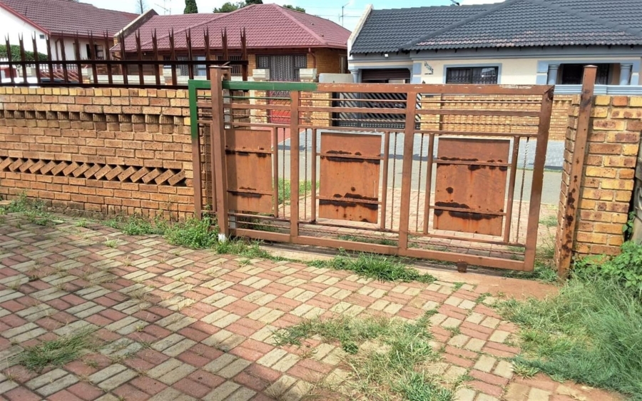 3 Bedroom Property for Sale in Daveyton Gauteng