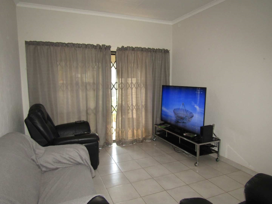 To Let 2 Bedroom Property for Rent in Norton Park Gauteng