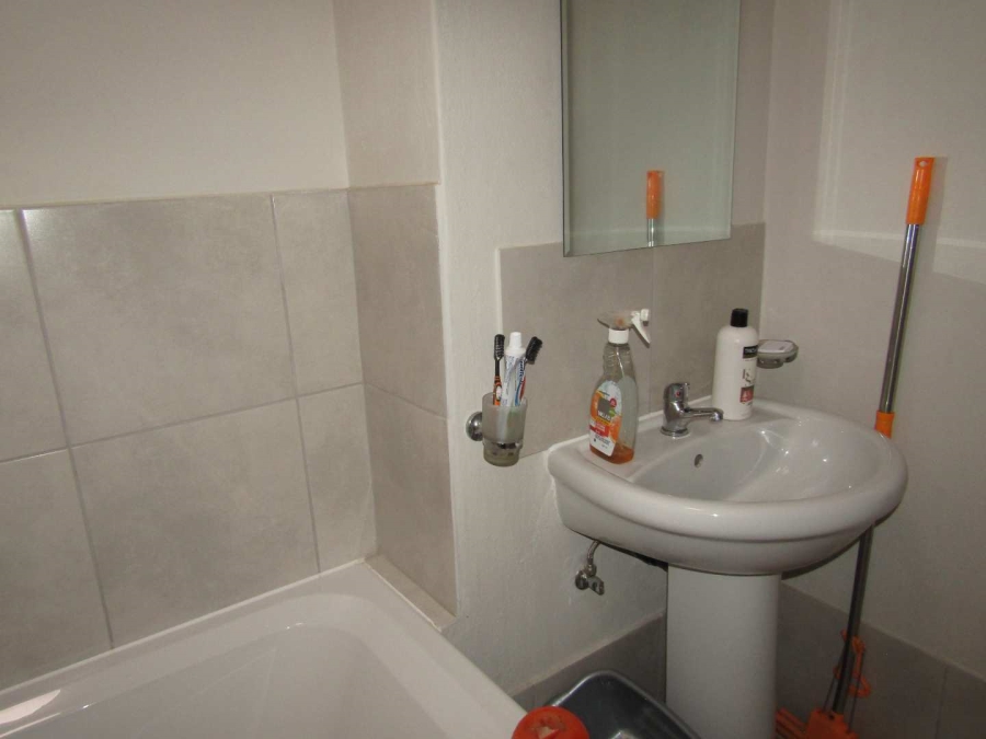 To Let 2 Bedroom Property for Rent in Norton Park Gauteng