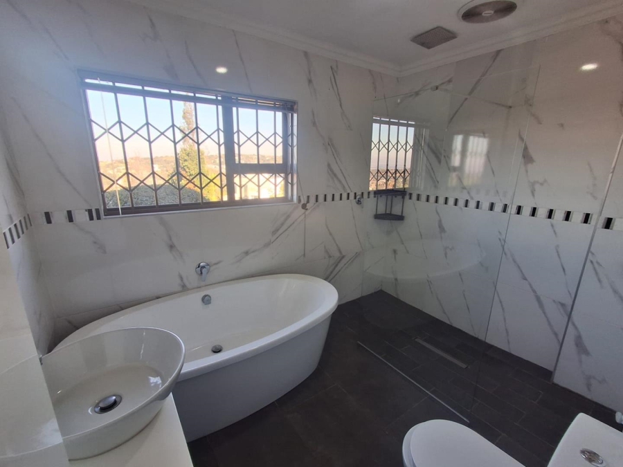 3 Bedroom Property for Sale in Bassonia Gauteng