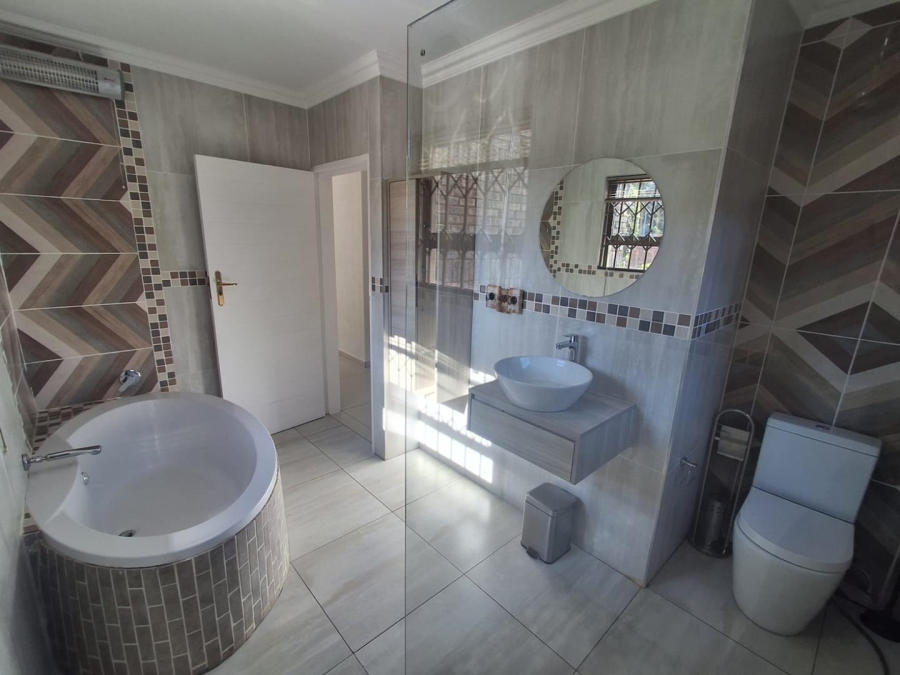 3 Bedroom Property for Sale in Bassonia Gauteng