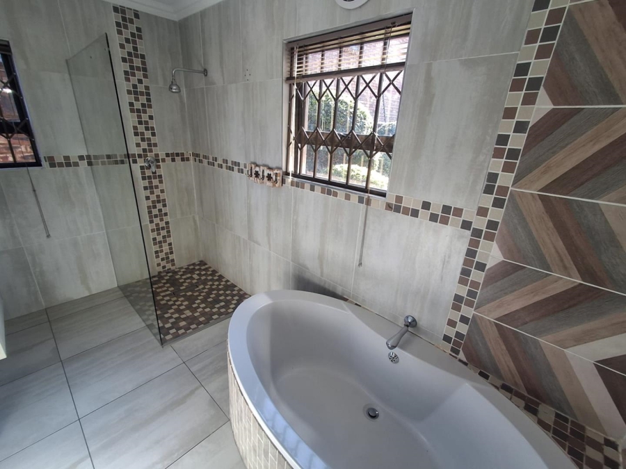 3 Bedroom Property for Sale in Bassonia Gauteng