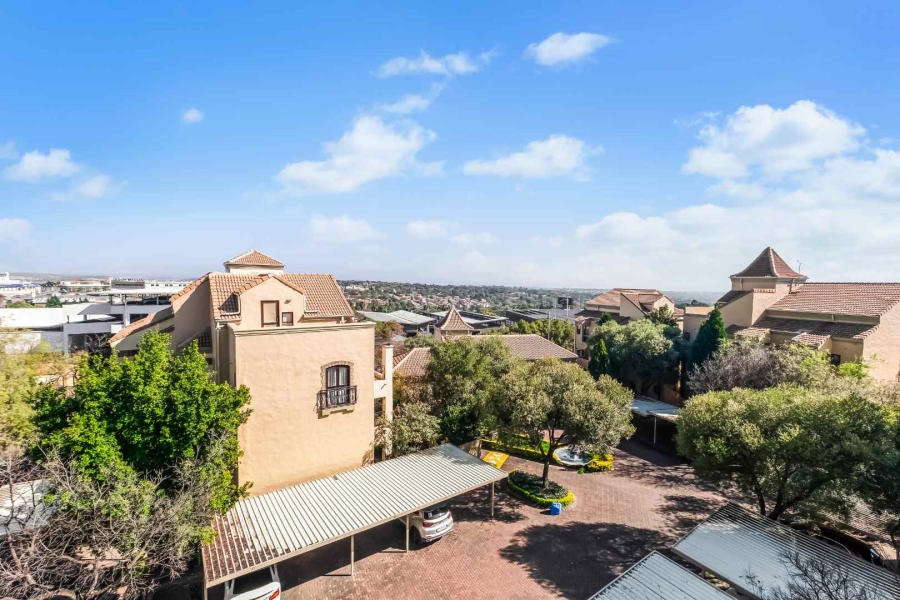 1 Bedroom Property for Sale in Lonehill Gauteng