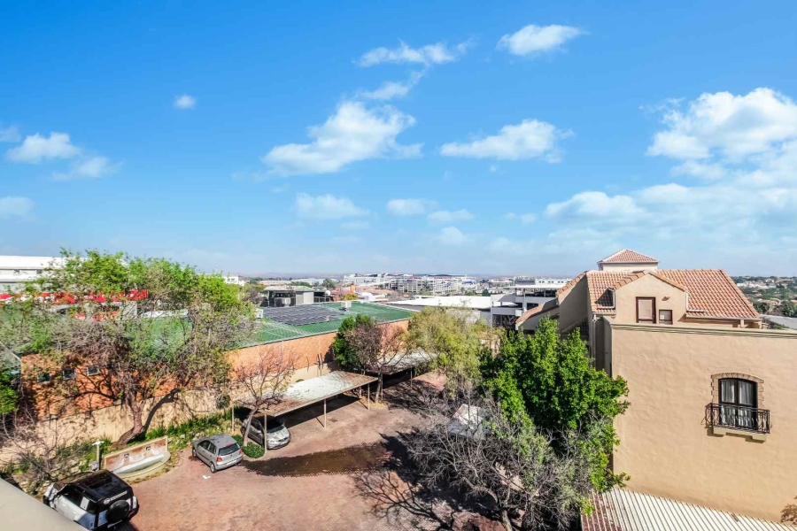 1 Bedroom Property for Sale in Lonehill Gauteng