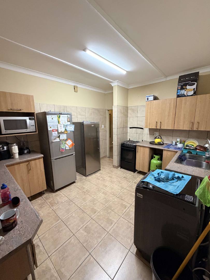 4 Bedroom Property for Sale in Queenswood Gauteng