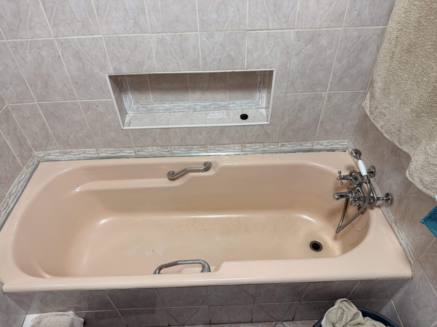 4 Bedroom Property for Sale in Queenswood Gauteng