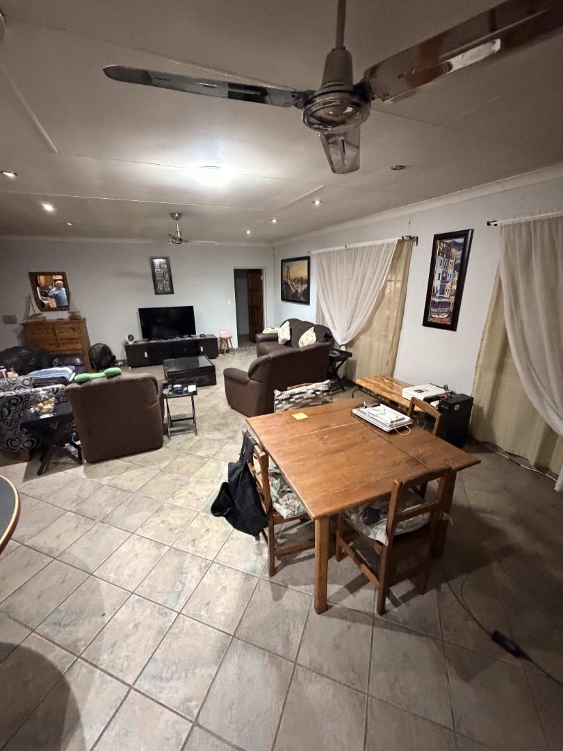 4 Bedroom Property for Sale in Queenswood Gauteng