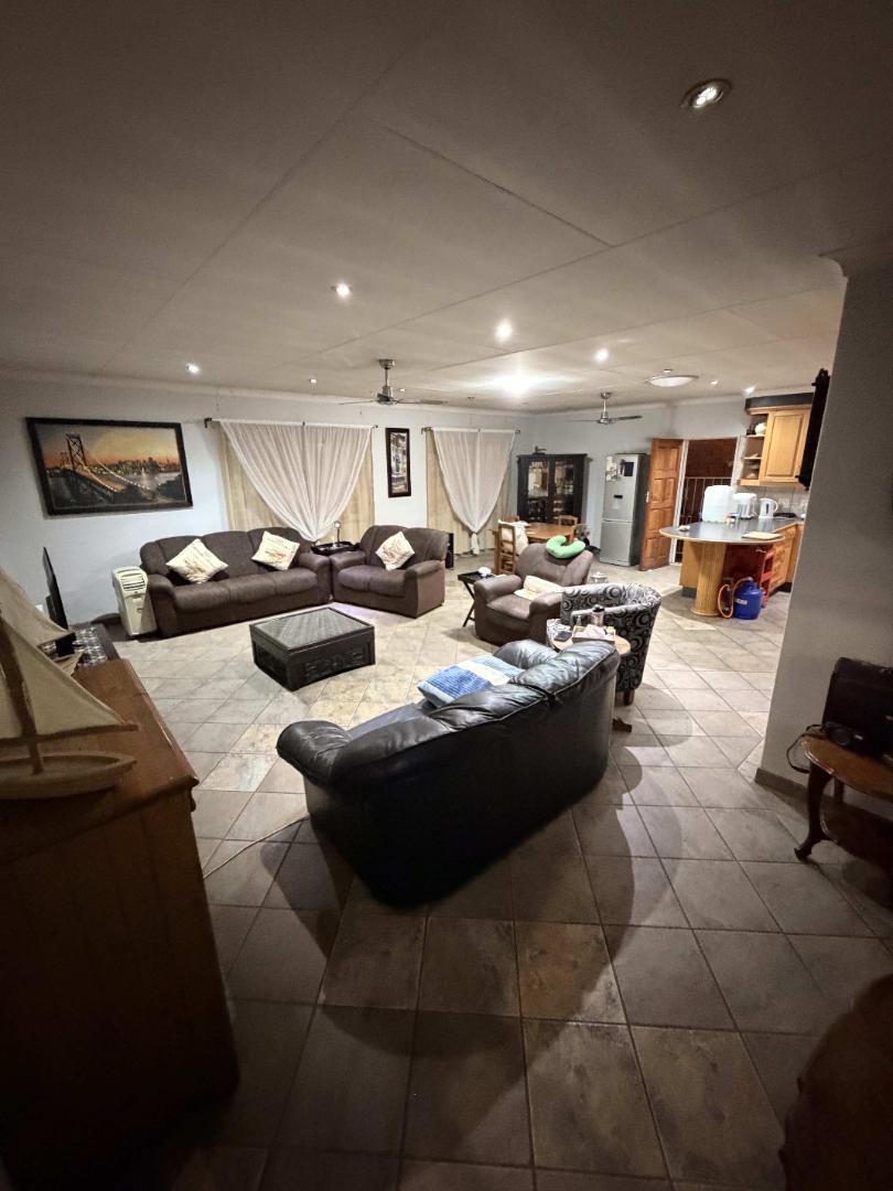 4 Bedroom Property for Sale in Queenswood Gauteng