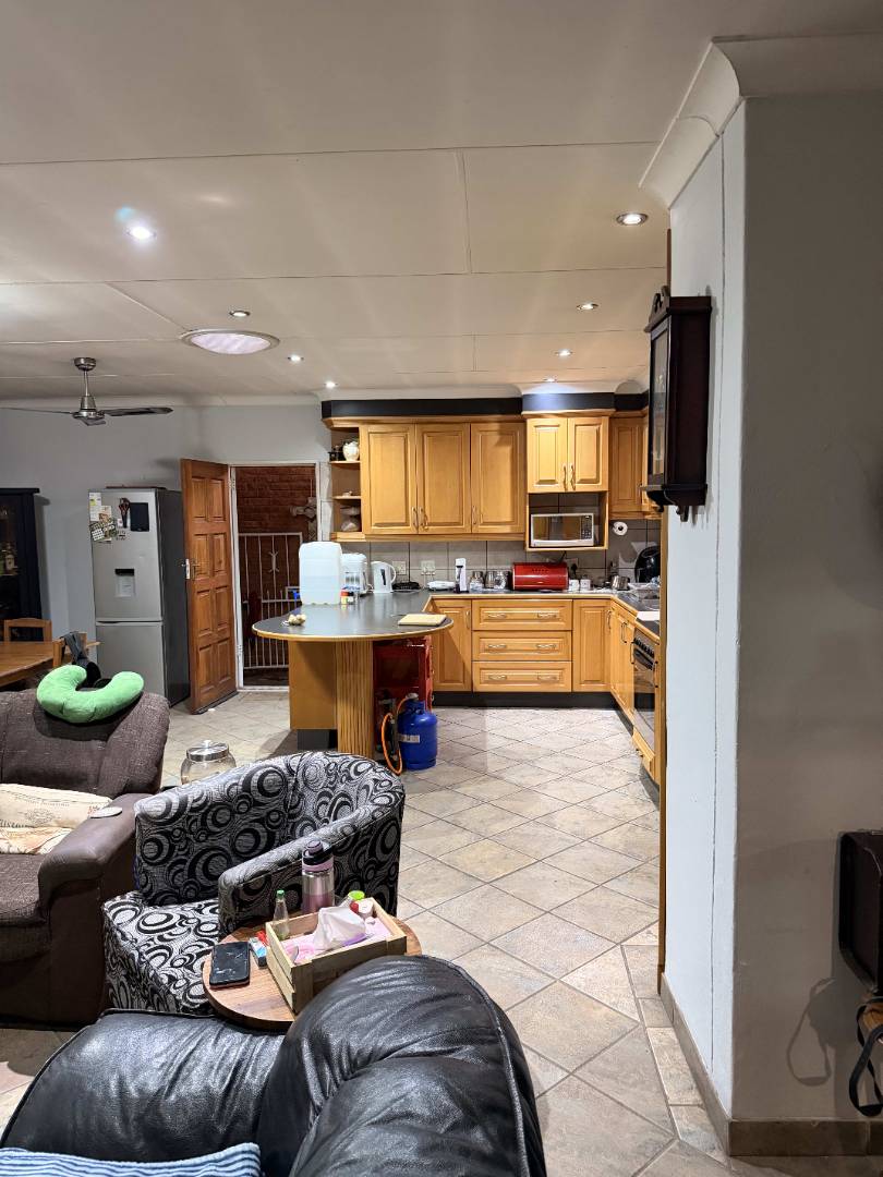 4 Bedroom Property for Sale in Queenswood Gauteng