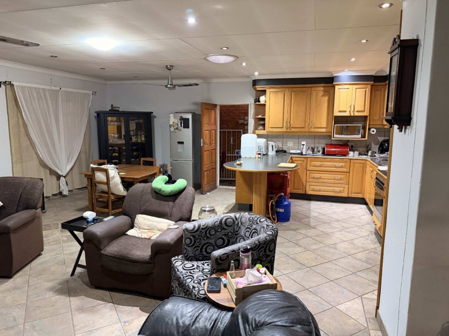 4 Bedroom Property for Sale in Queenswood Gauteng