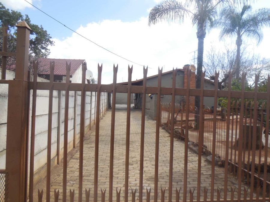 To Let 1 Bedroom Property for Rent in East Lynne Gauteng