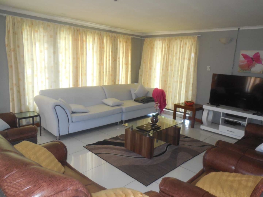 To Let 4 Bedroom Property for Rent in Silverton Gauteng