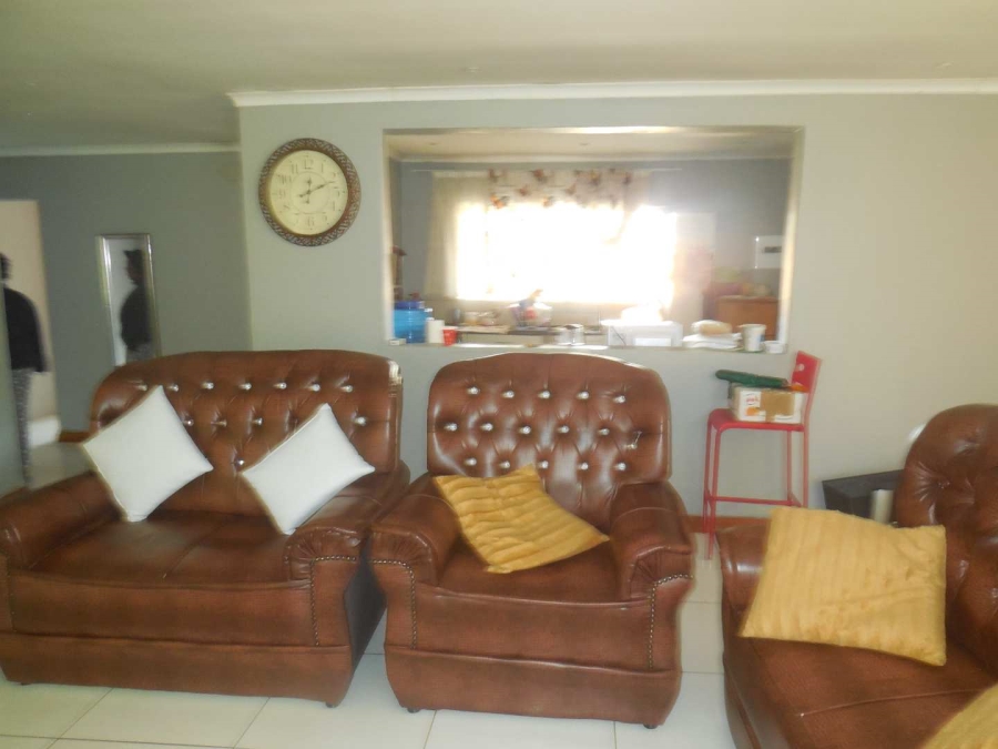To Let 4 Bedroom Property for Rent in Silverton Gauteng