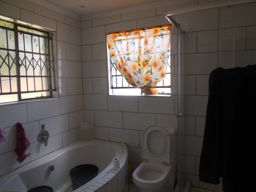 To Let 4 Bedroom Property for Rent in Silverton Gauteng