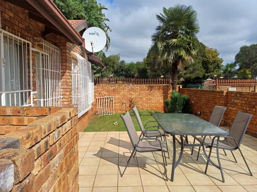 3 Bedroom Property for Sale in Birchleigh North Gauteng