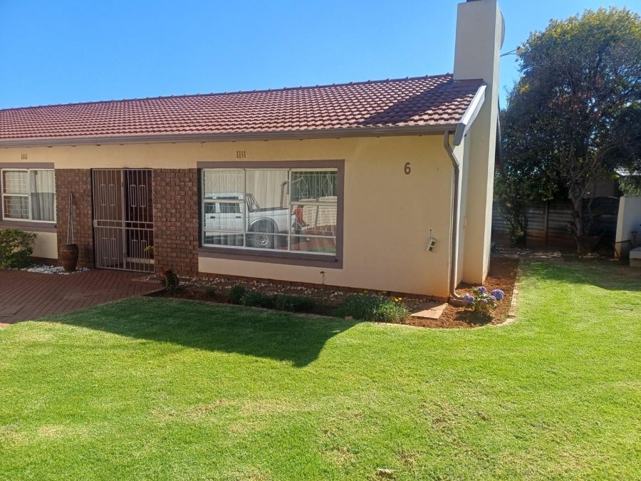 4 Bedroom Property for Sale in Birch Acres Gauteng
