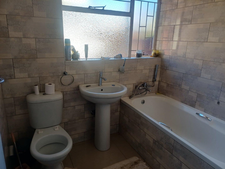 4 Bedroom Property for Sale in Birch Acres Gauteng
