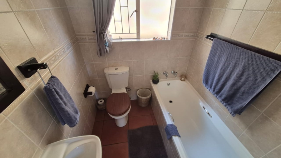 3 Bedroom Property for Sale in Terenure Gauteng