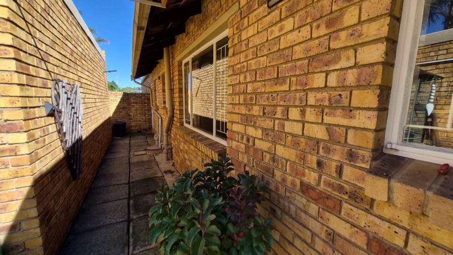 3 Bedroom Property for Sale in Terenure Gauteng