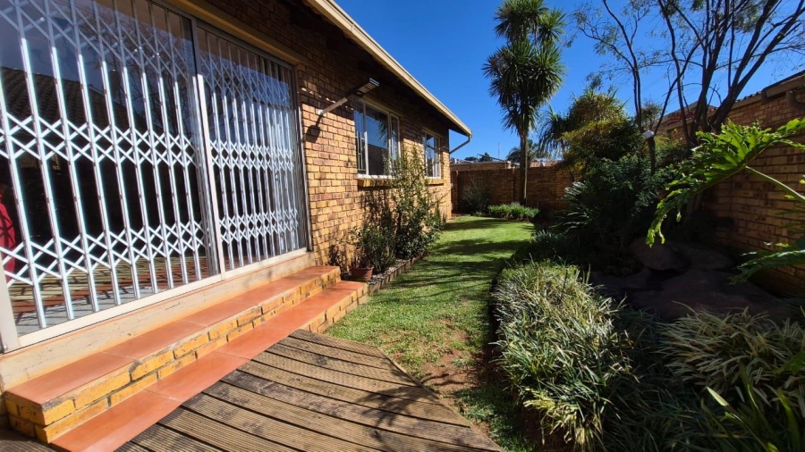 3 Bedroom Property for Sale in Terenure Gauteng