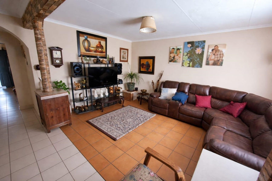 6 Bedroom Property for Sale in Riversdale Gauteng