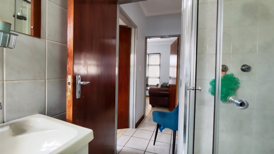 2 Bedroom Property for Sale in New Redruth Gauteng
