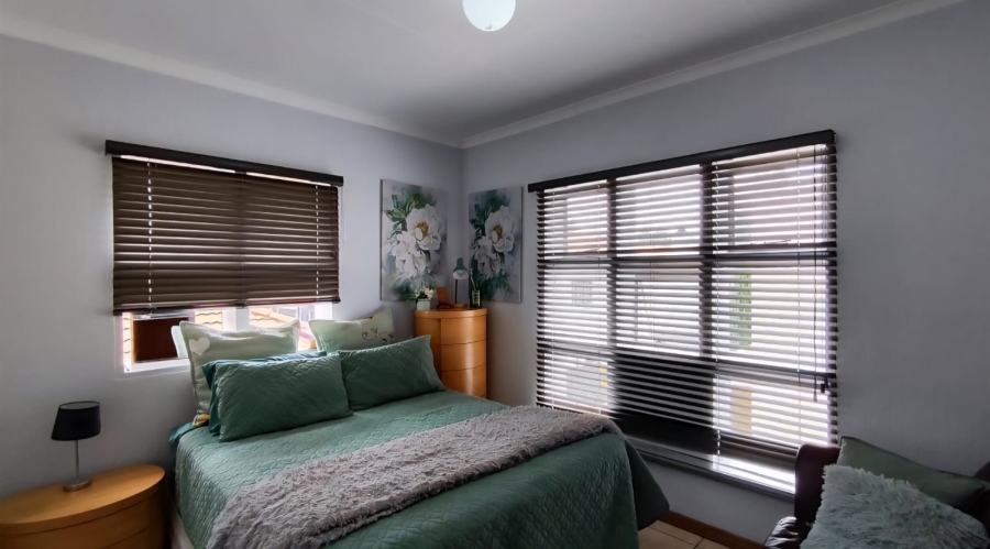 2 Bedroom Property for Sale in New Redruth Gauteng