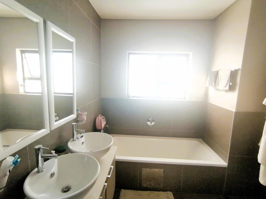 3 Bedroom Property for Sale in Annlin Gauteng