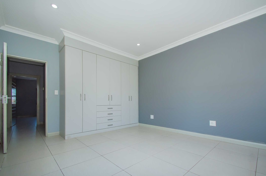 4 Bedroom Property for Sale in Willowbrook Gauteng
