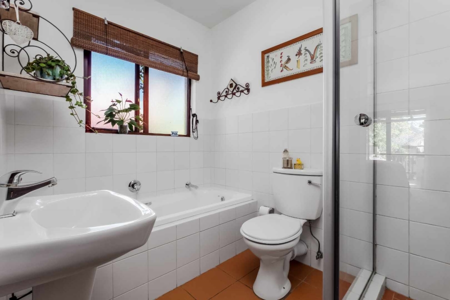1 Bedroom Property for Sale in Lonehill Gauteng
