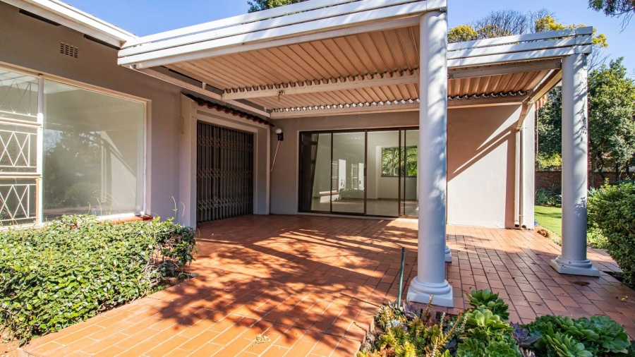 To Let 4 Bedroom Property for Rent in Fairland Gauteng