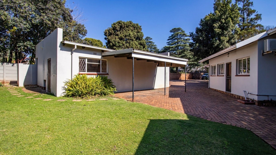 To Let 4 Bedroom Property for Rent in Fairland Gauteng