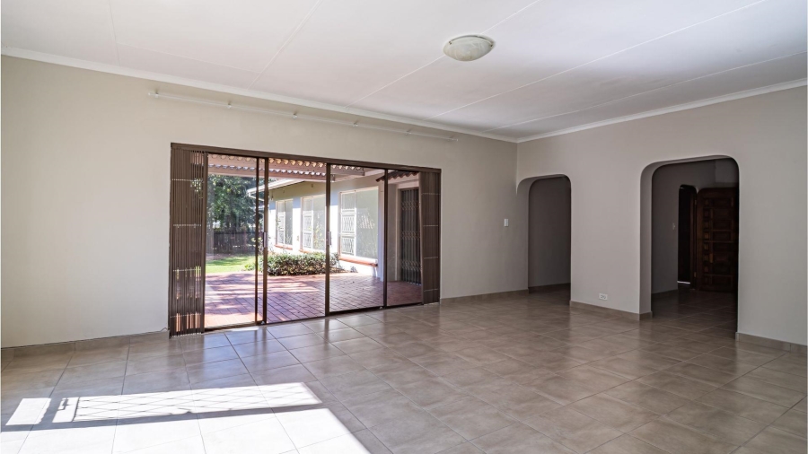 To Let 4 Bedroom Property for Rent in Fairland Gauteng