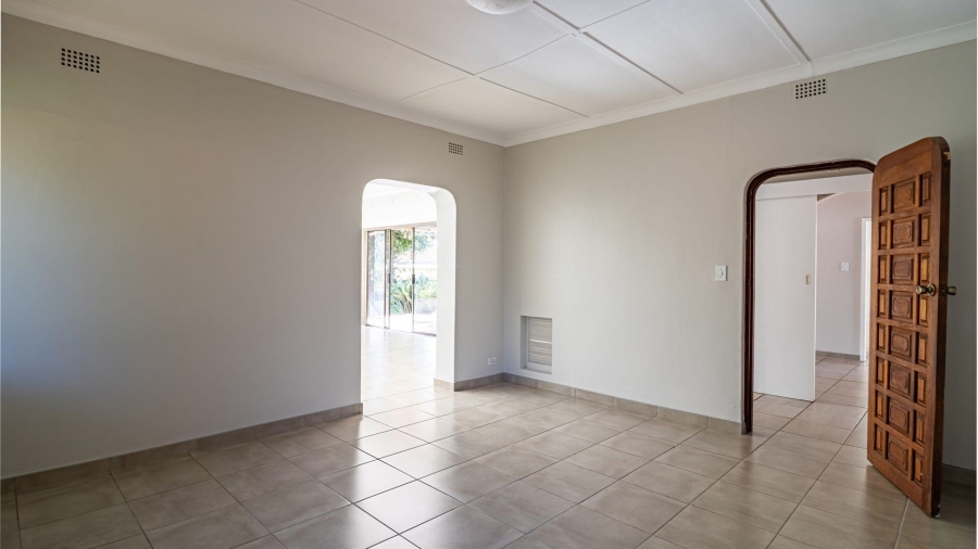 To Let 4 Bedroom Property for Rent in Fairland Gauteng