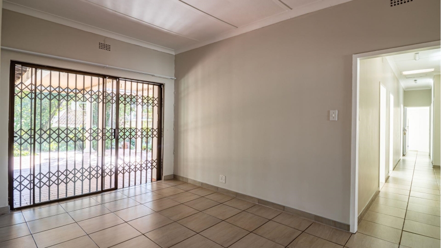 To Let 4 Bedroom Property for Rent in Fairland Gauteng